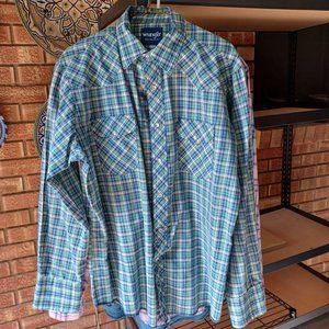 Wrangler Western Shirt.  Size L.  Snap buttons